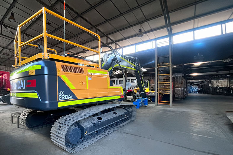 Excavadora-Hyundai-HX220AL_2