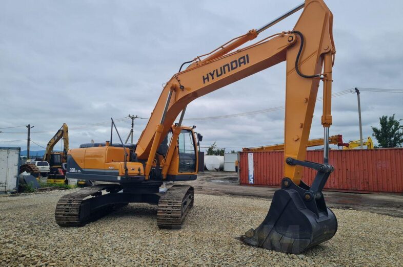 HYUNDAI-R260LC-9S-Excavators-3