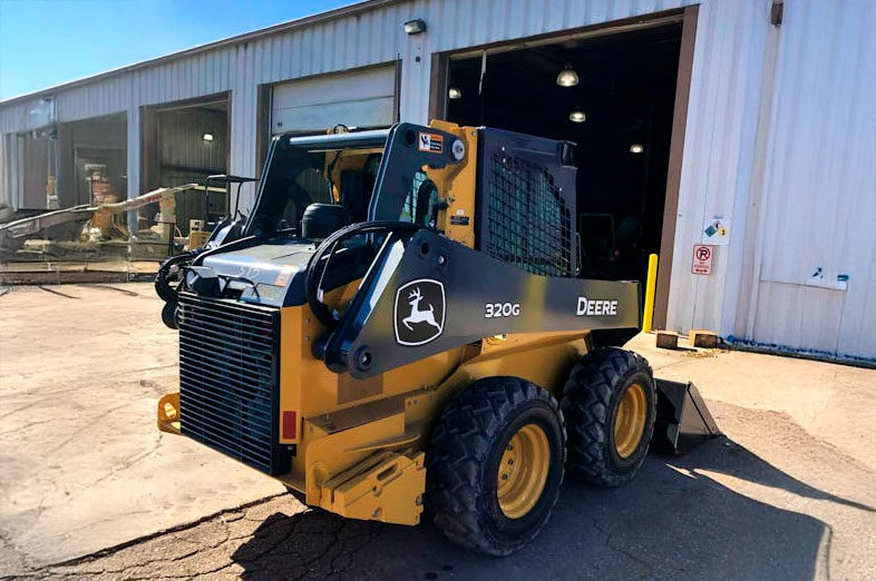 John-Deere-320G_3