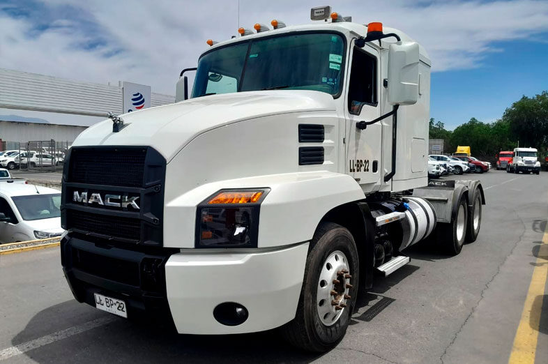 Tractocamión Mack Anthem CB46