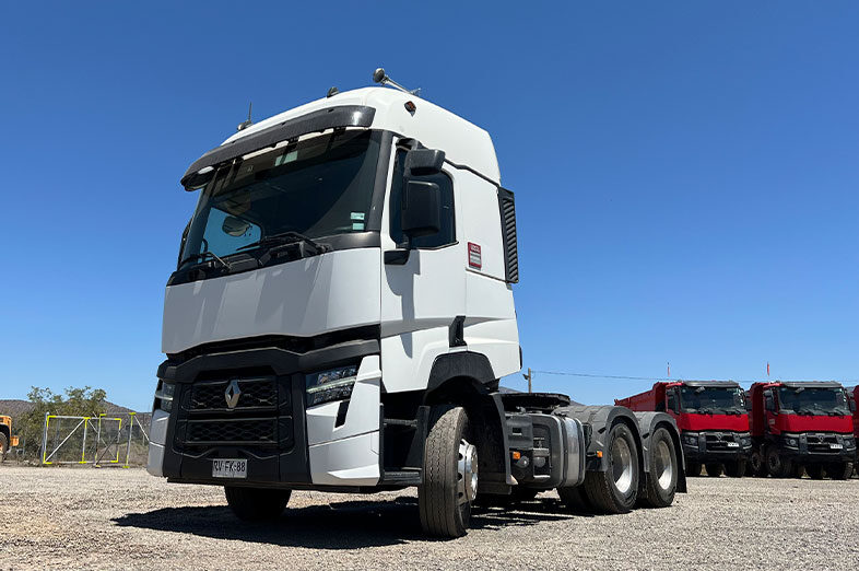 Tractocamión Renault-C520-6X4-NEUMA